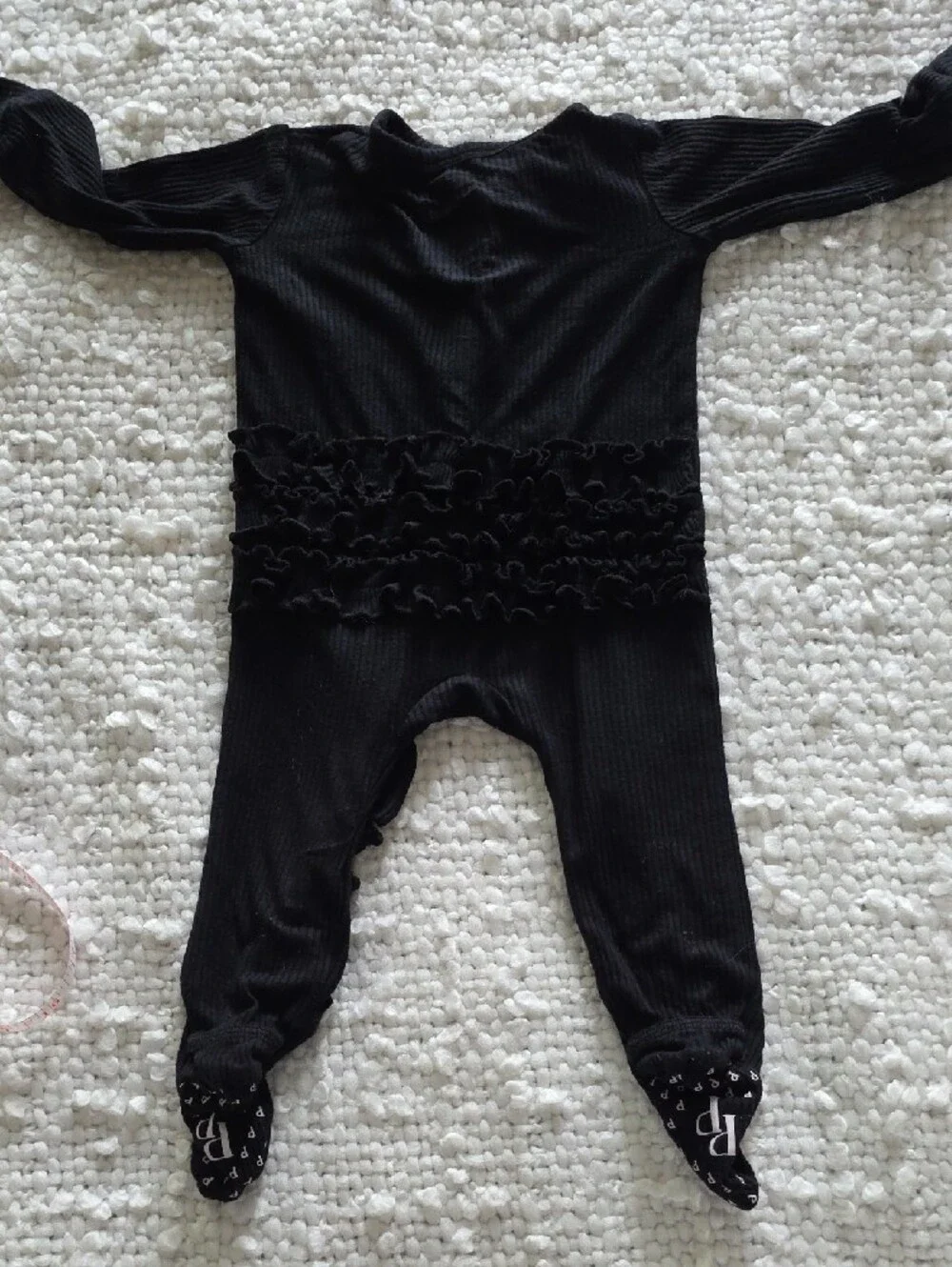 Posh Peanut soft black